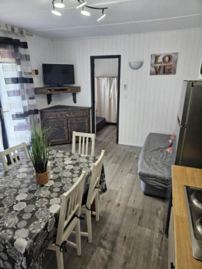 Maisonnette 4/6p. piscines toboggans et plage 200m